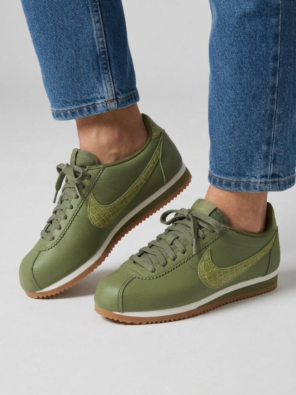 Nike Classic Cortez Leather Lux "Palm Green" Women's Sneaker Size 9